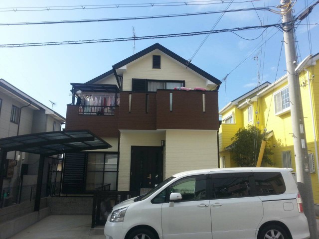 ベランダの茶色がアクセントの塗装後の兵庫県神戸市Ｙ様邸
