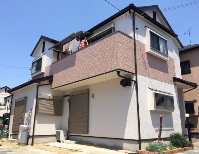 明るい外観色になった塗装後の兵庫県加古郡O様邸